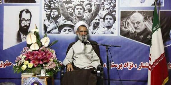 امام جمعه شهرکرد: جنایات منافقین هیچ‌گاه از حافظه تاریخ حذف نخواهد شد