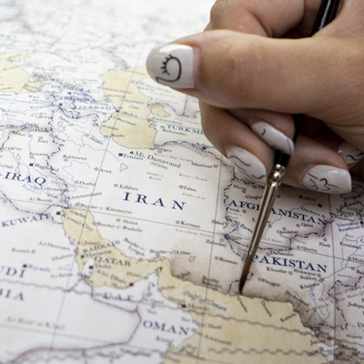 ساخت کره‌های جغرافیایی دست‌سازی که مثل زمین دور خود می‌چرخند