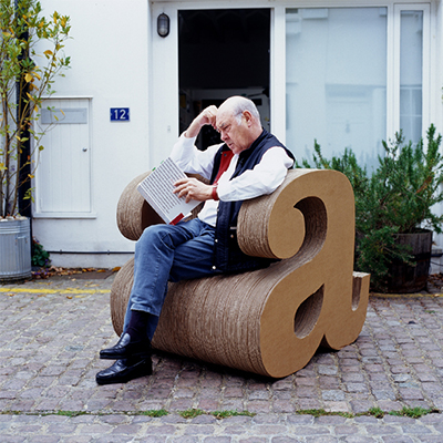 هشتاد و چهار نقطه در طراحی یک نشانه