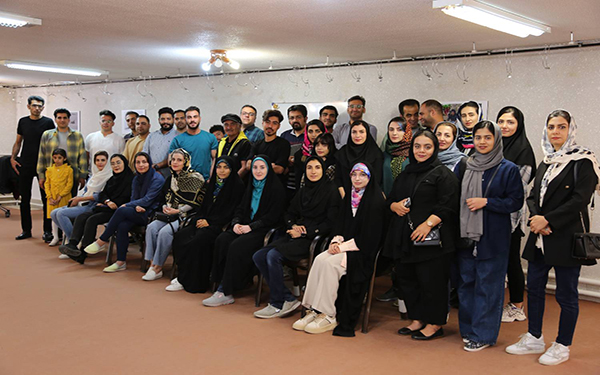 انتقال تجربه عکاسان حرفه ای استان و صدور کارت عکاسی برای اعضای فعال