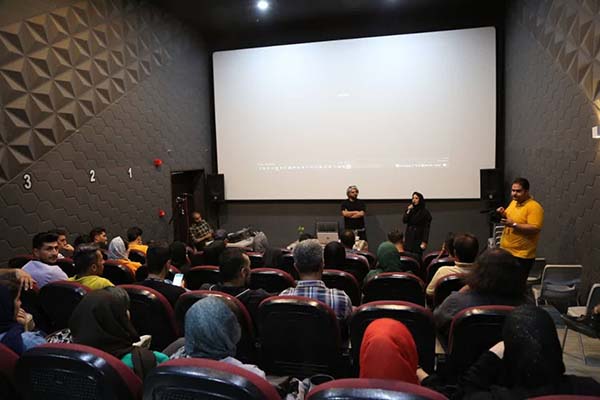 کارگردان مهمترین عنصر ارتباطی با عوامل یک اثر سینمایی است