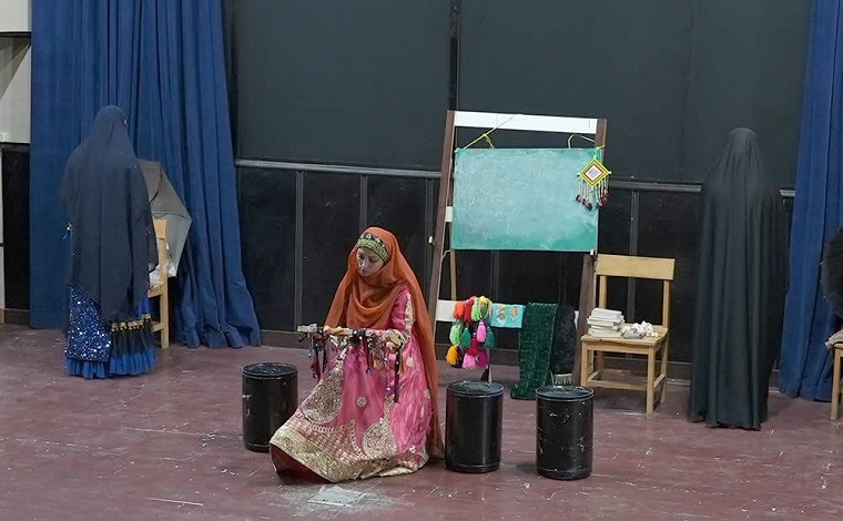 «لباس عزایی برای خانم معلم» تولید حوزه هنری چهارمحال و بختیاری به جشنواره سراسری تئاتر بچههای مسجد کشور راه یافت «لباس عزایی برای خانم معلم» تولید حوزه هنری چهارمحال و بختیاری به جشنواره سراسری تئاتر بچههای مسجد کشور راه یافت