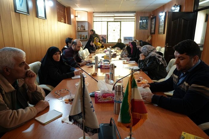 خانه روایت حوزه هنری چهارمحال و بختیاری میزبان نویسنده کتاب «پناهم باش»